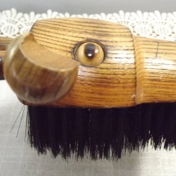 Vintage Bull Shaped Brush for Boots/Clothing - Picture 7 of 7